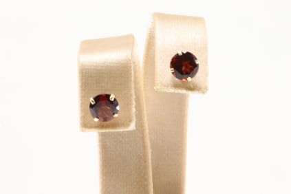 Garnet Stud Earring 14Kt.