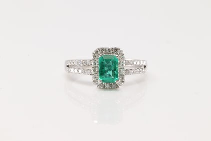 Elegant Emerald & Diamond Ring 18Kt.