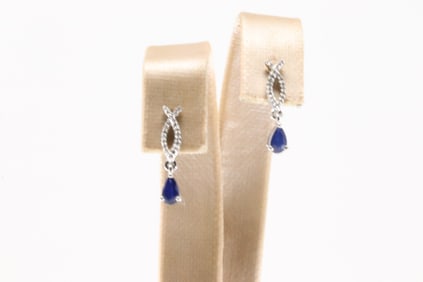 Sapphire & Diamond Stud Earring 10Kt. This Stud Earring's has Pear-Shape Sapphires with Sparkling