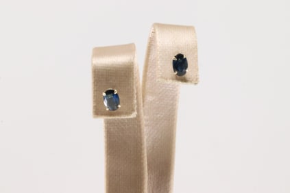 Sapphire Stud Earring 14Kt.