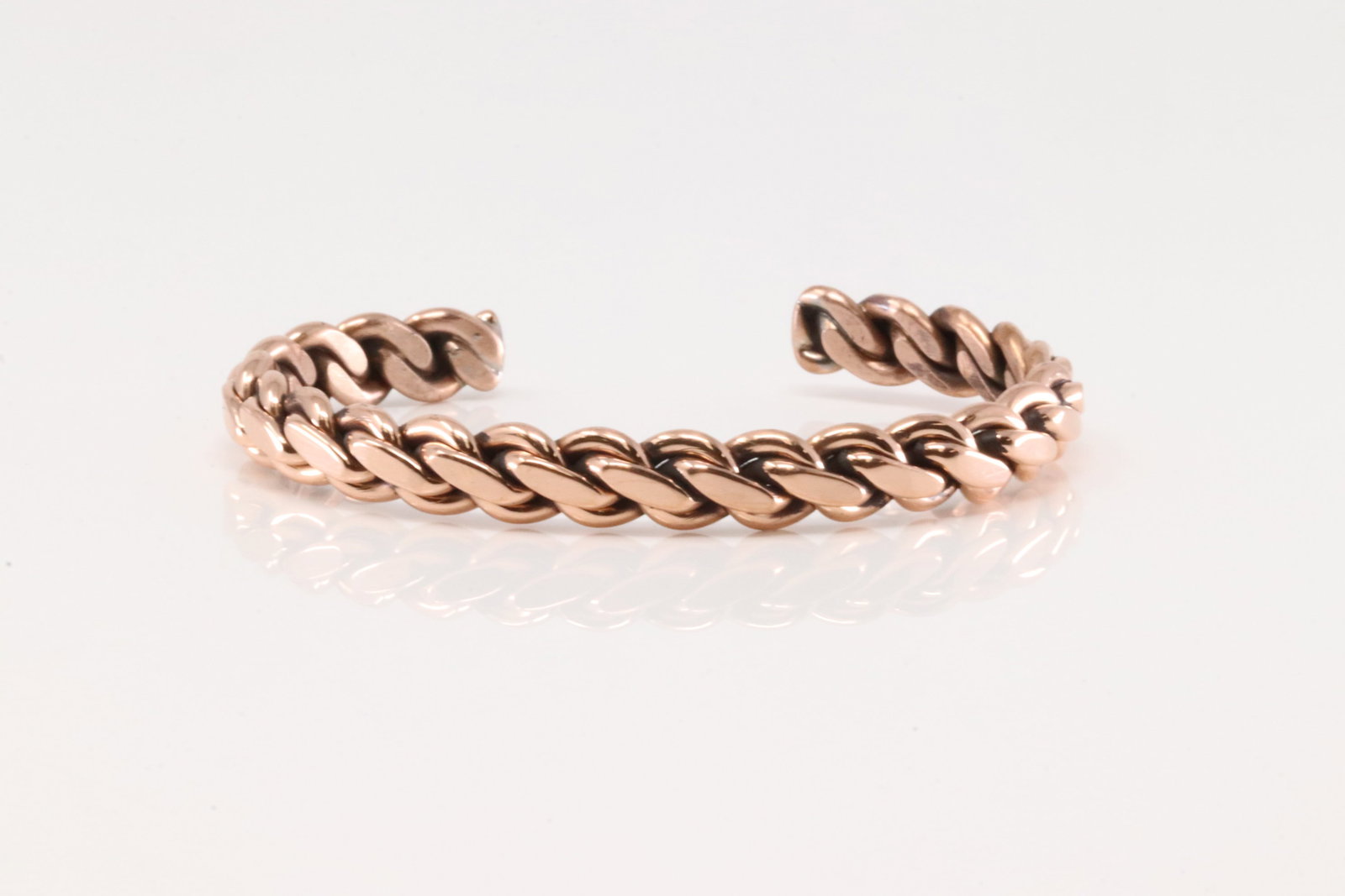 Native America Navajo Copper Bracelet Cuff By Elaine Tahe.: This is a Native America Navajo Copper Bracelet Cuff By Elaine Tahe.