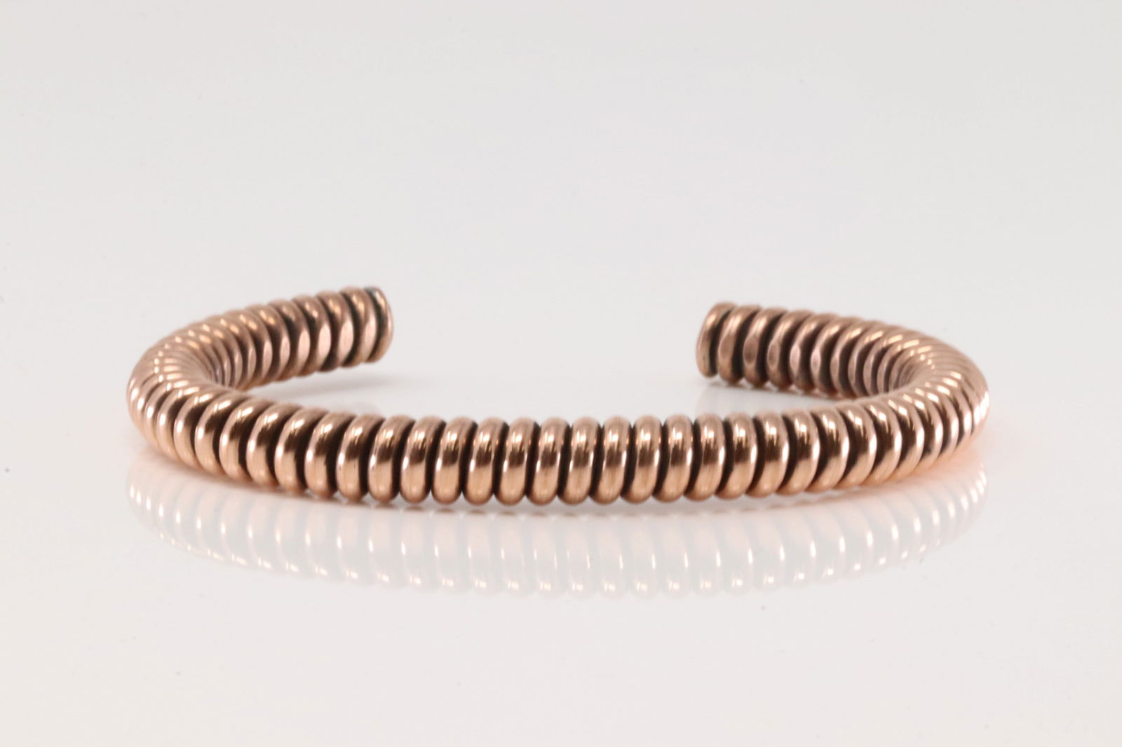 Native America Navajo Copper Bracelet Cuff By Elaine Tahe.: This is a Native America Navajo Copper Bracelet Cuff By Elaine Tahe.