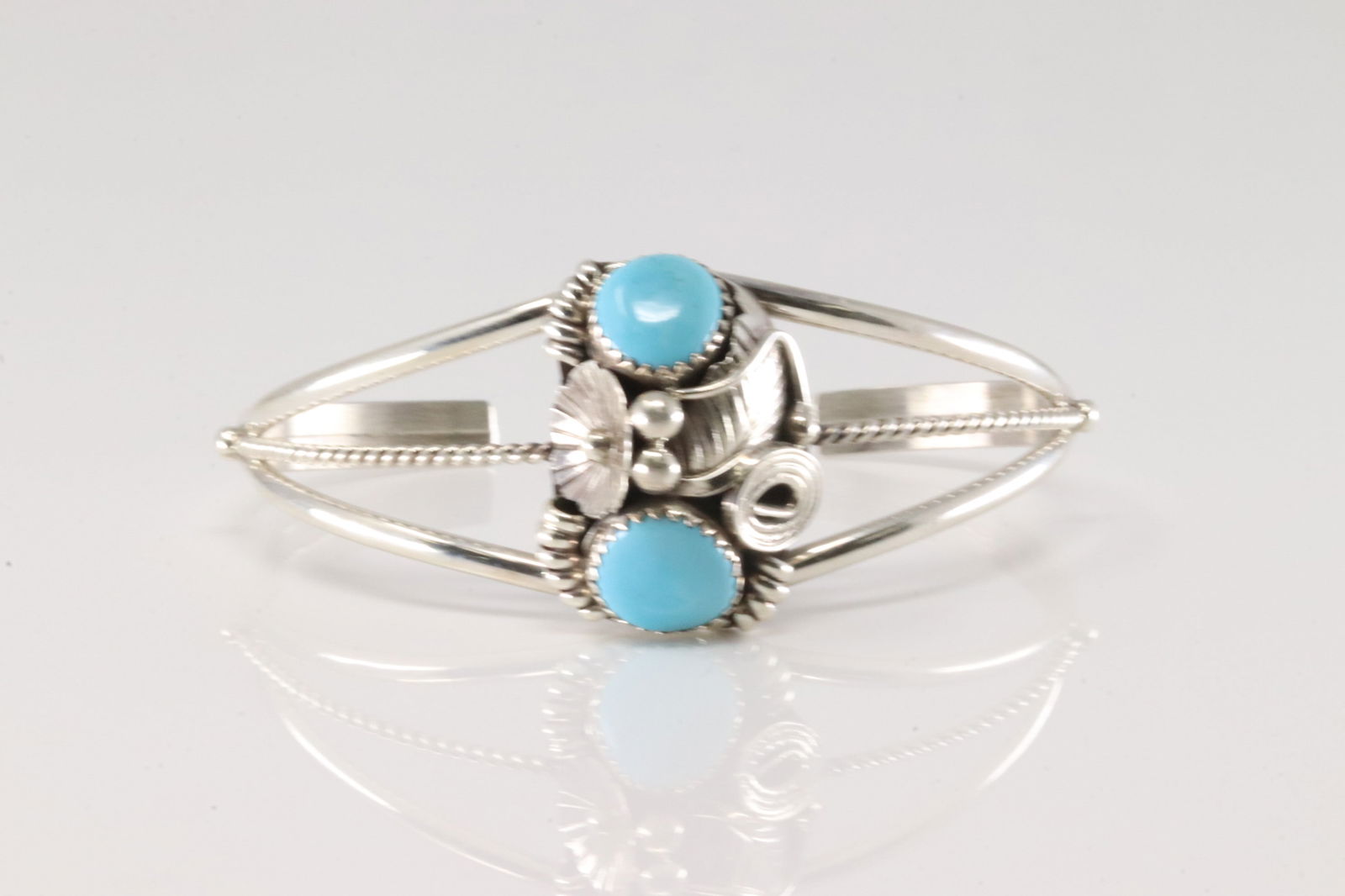 Native American Navajo Sterling Silver Kingman Turquoise Bracelet Cuff By Max Calladitto. (1 of 4)