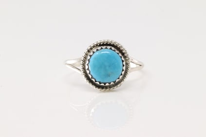 Native America Navajo Sterling Silver Turquoise Ring.