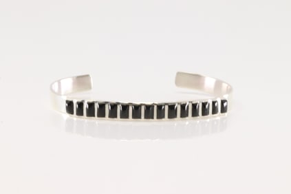 Native America Navajo Sterling Silver Black Onyx Bracelet Cuff.