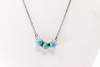 Native America Navajo Sterling Silver Kingman Turquoise Necklace By Maxine Ramirez.