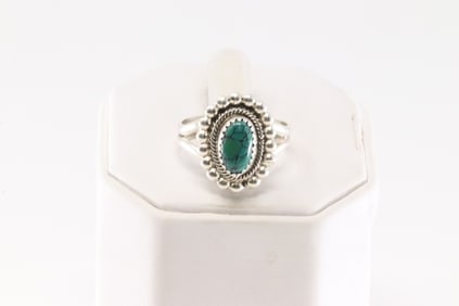 Native America Navajo Sterling Silver Turquoise Ring.