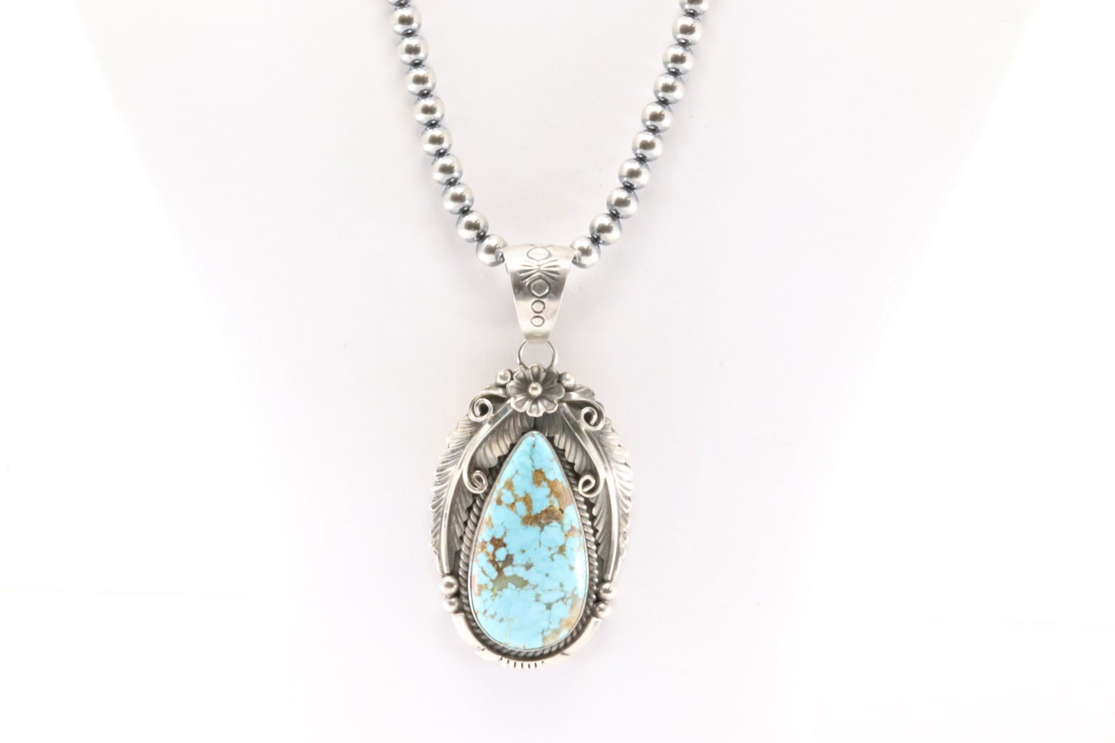 Native America Navajo Sterling Silver Kingman Turquoise Necklace By Alfred Martinez. (1 of 4)