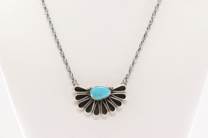Native America Navajo Sterling Silver Kingman Turquoise Necklace By Geraldine James.