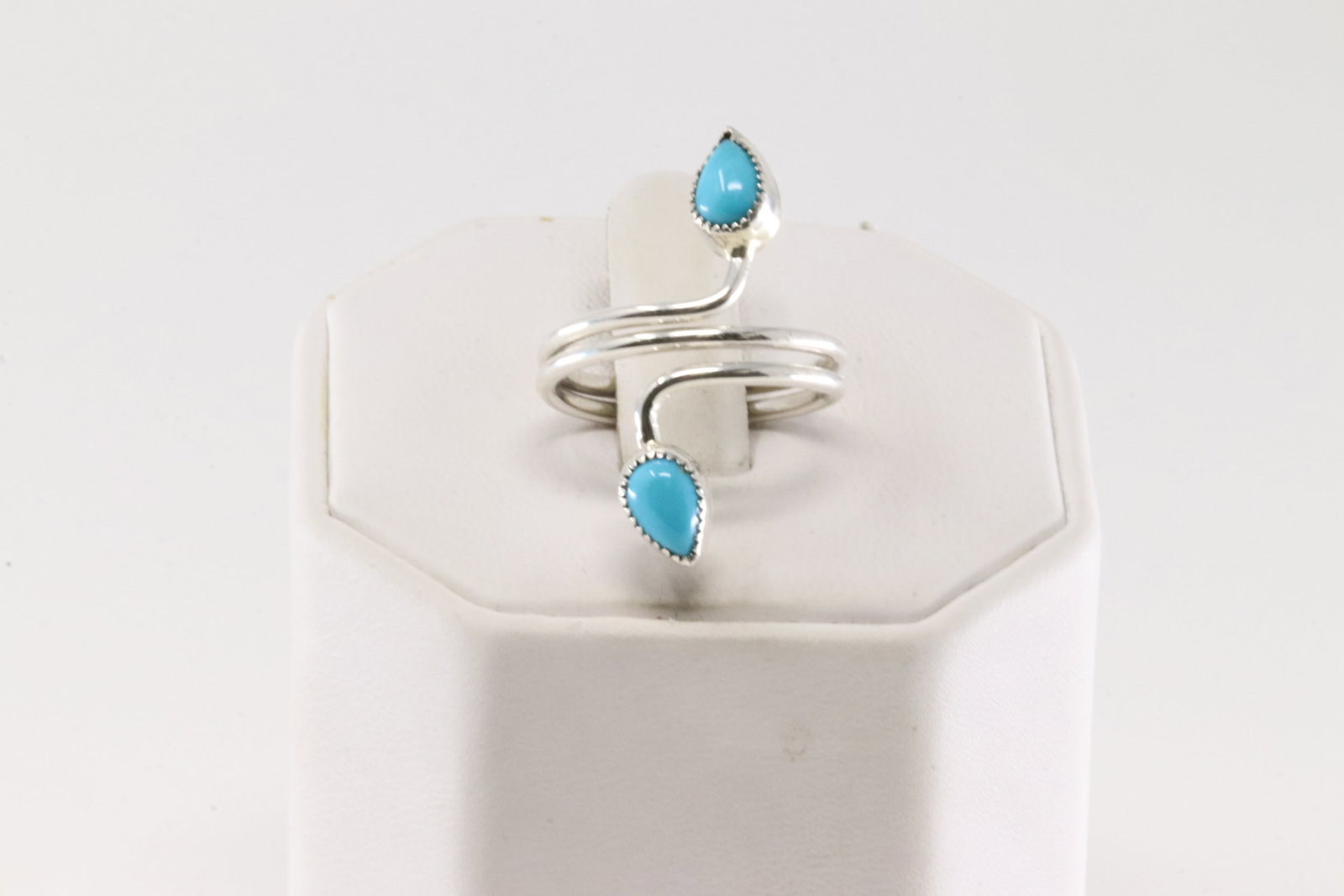 Native America Navajo Sterling Silver Turquoise Ring By Myra Benally.: This is a Native America Navajo Sterling Silver Turquoise Ring By Myra Benally. Ring size: 8.00.