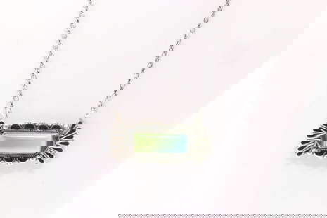 Native America Navajo Sterling Silver Kingman Turquoise Necklace By Geraldine James.: This is a Native America Navajo Sterling Silver Kingman Turquoise Necklace By Geraldine James. Necklace length: 16.00"