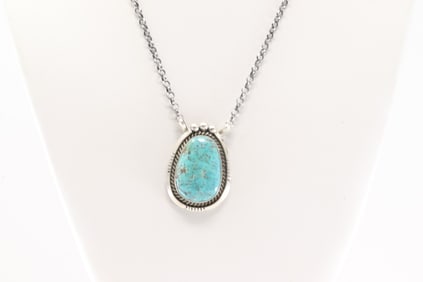 Native America Navajo Sterling Silver Kingman Turquoise Necklace By Alfred Martinez.