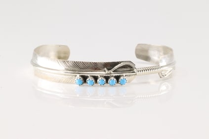 Native America Navajo Sterling Silver Turquoise Feather Bracelet Cuff.