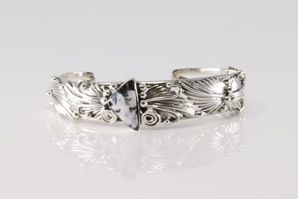 Native America Navajo Sterling Silver White Buffalo Bracelet Cuff By Emerson Delgarito.