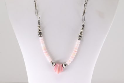 Native America Navajo Sterling Silver Pink Conch Shell Necklace.