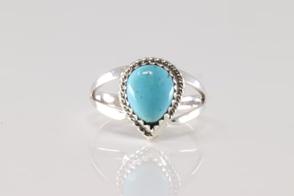 Native America Navajo Sterling Silver Turquooise Ring By Jerold Joe.