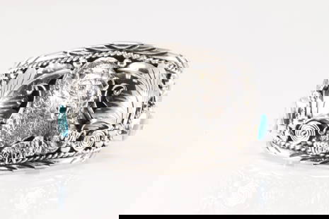 Native America Navajo Sterling Silver Turquoise Bracelet Bear Casted & Laef Cuff By Thomas Yazzie.: This is a Native America Navajo Sterling Silver Turquoise Bracelet Bear Casted & Laef Cuff By Thomas Yazzie. Total weight: 85.40 Grams.