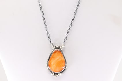 Native America Navajo Sterling Silver Spiny Oyster Necklace By Irene Kee.