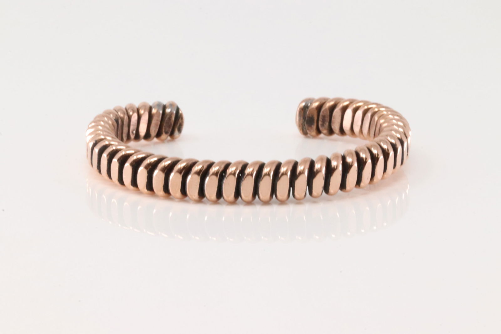 Native America Navajo Copper Bracelet Cuff By Elaine Tahe.: This is a Native America Navajo Copper Bracelet Cuff By Elaine Tahe.