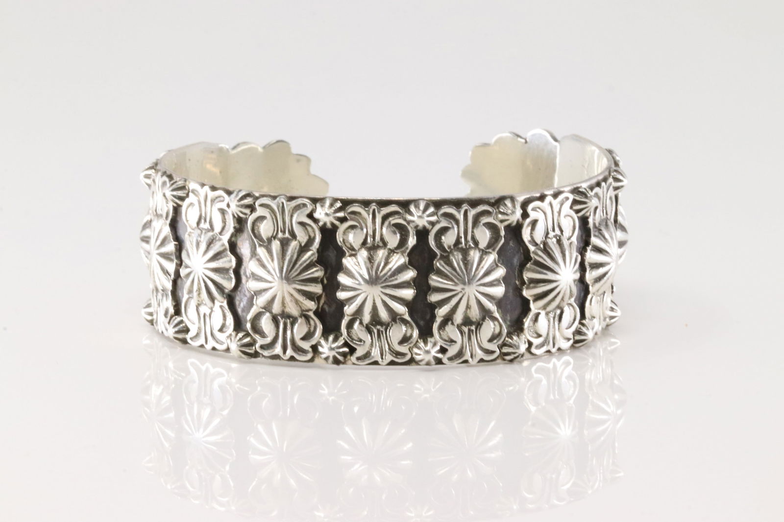 Native America Navajo Sterling Silver Stamped Bracelet Cuff By Bobby Platero. (1 of 4)