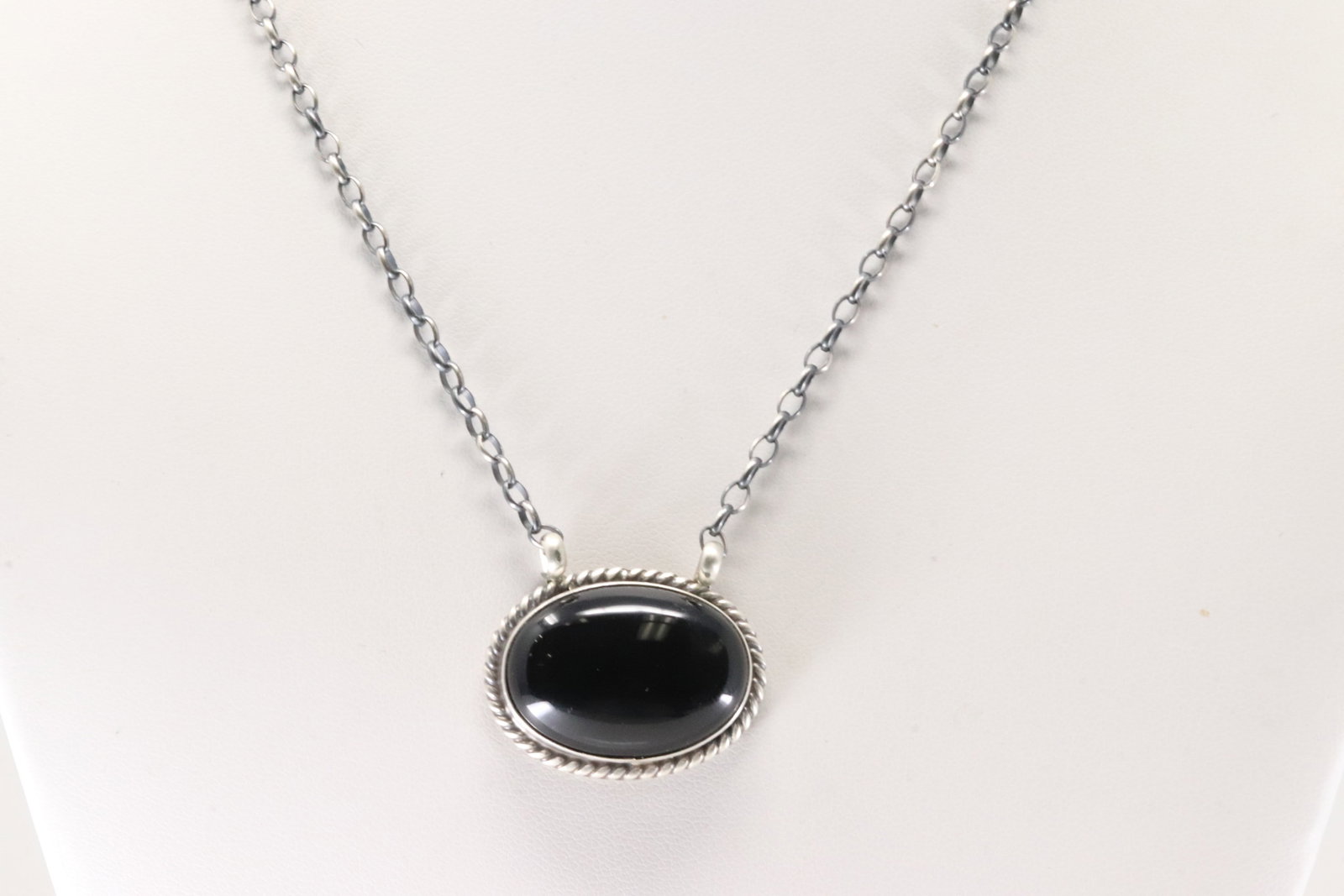 Native America Navajo Sterling Silver Black Onyx Neckalce By Eugene Balone.: This is a Native America Navajo Sterling Silver Black Onyx Neckalce By Eugene Balone. Necklace length: 16.00"