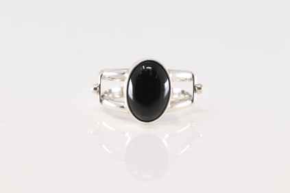 Native America Navajo Sterling Silver Black Onyx Ring By Hiram Largo.