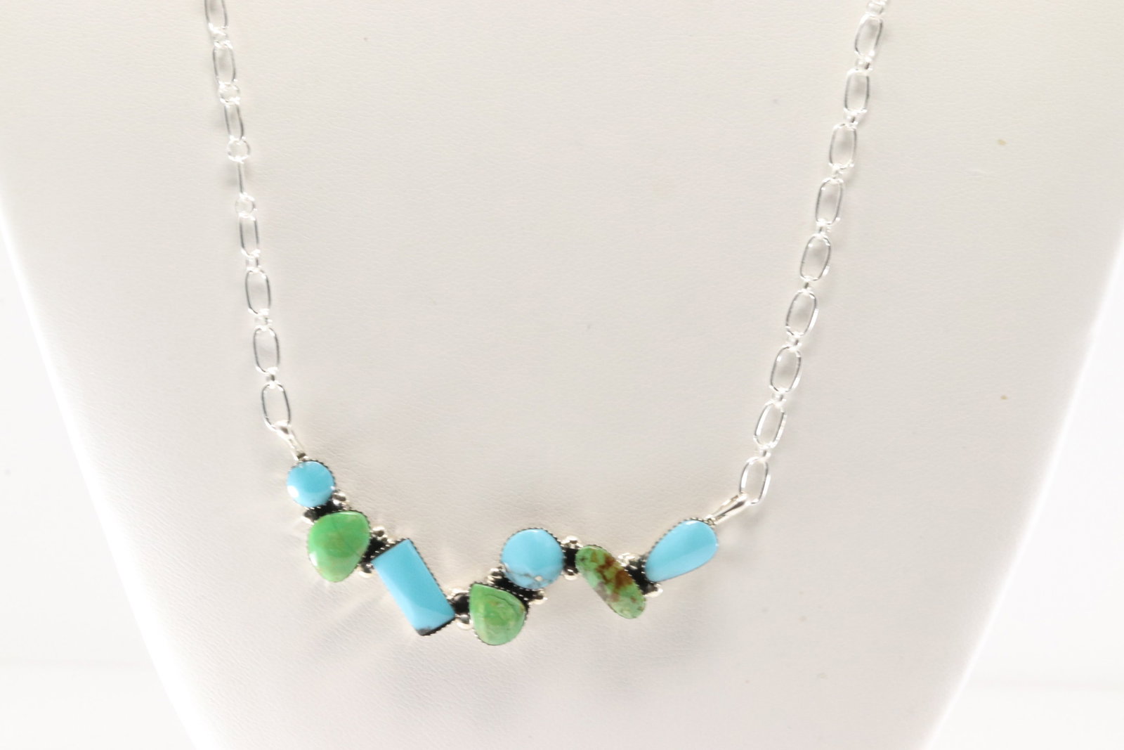 Native America Navajo Sterling Silver Turquoise Necklace By David Lopez.: This is a Native America Navajo Sterling Silver Turquoise Necklace By David Lopez. Necklace length: 18.00"