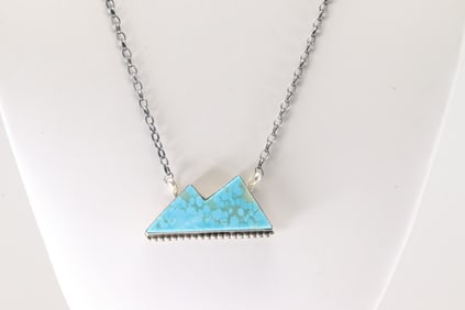 Native America Navajo Sterling Silver Kingman Turquoise Necklace By Augustine Largo.