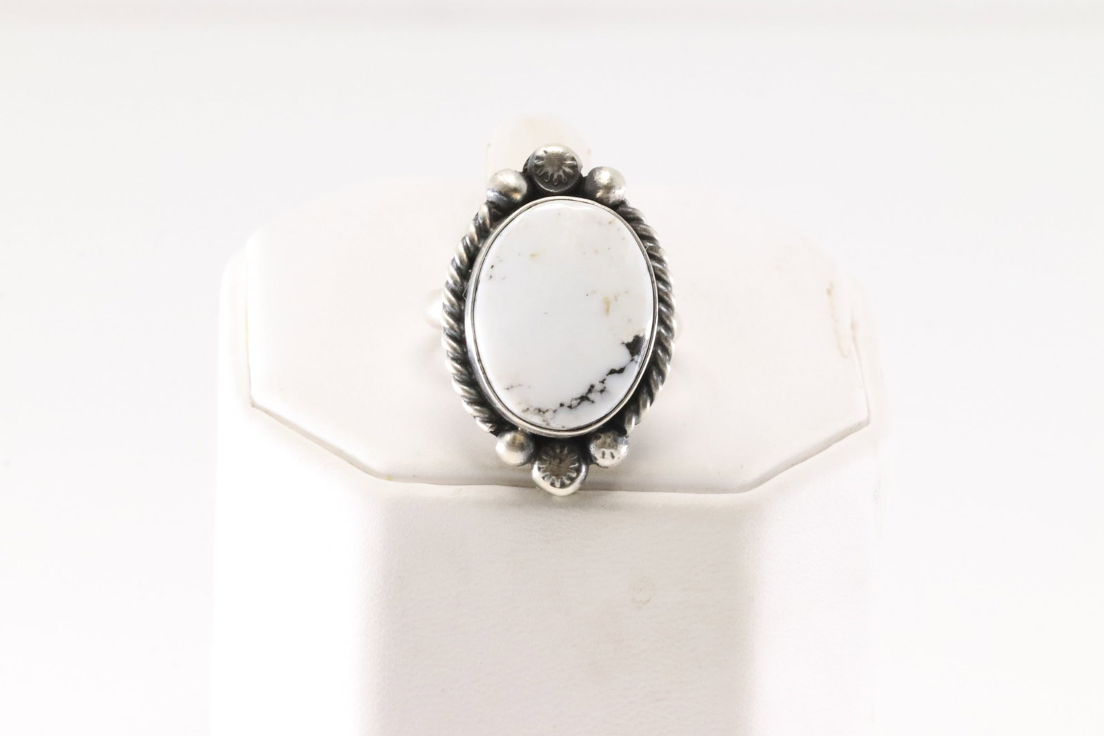 Native America Navajo Sterling Silver White Buffalo Ring By Eugene Belone.: This is a Native America Navajo Sterling Silver White Buffalo Ring By Eugene Belone. Ring size: 7.50.