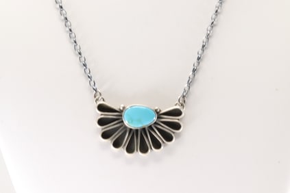 Native America Navajo Sterling Silver Kingman Turquoise Necklace By Geraldine James.