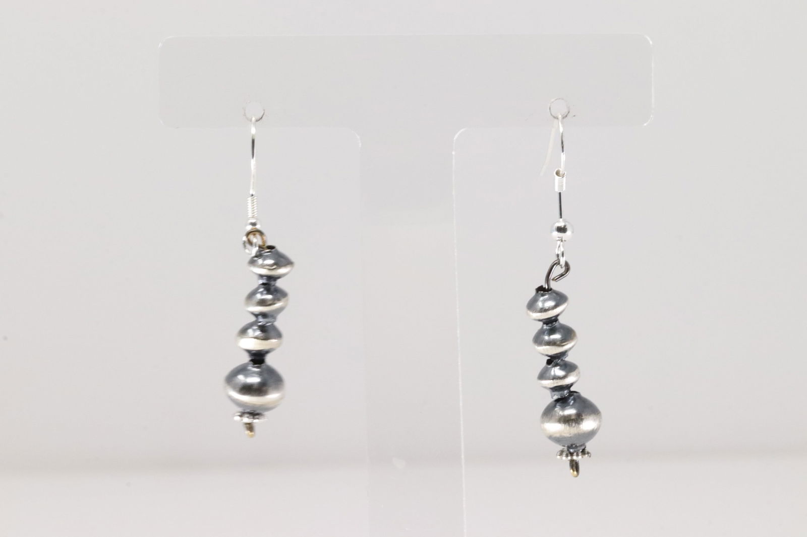 Native America Navajo Sterling Silver Pearl Beaded Dangling Earring's By Treva Jim.: This is a Native America Navajo Sterling Silver Pearl Beaded Dangling Earring's By Treva Jim.