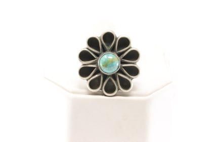 Native American Navajo Sterling Silver Turquoise Ring.