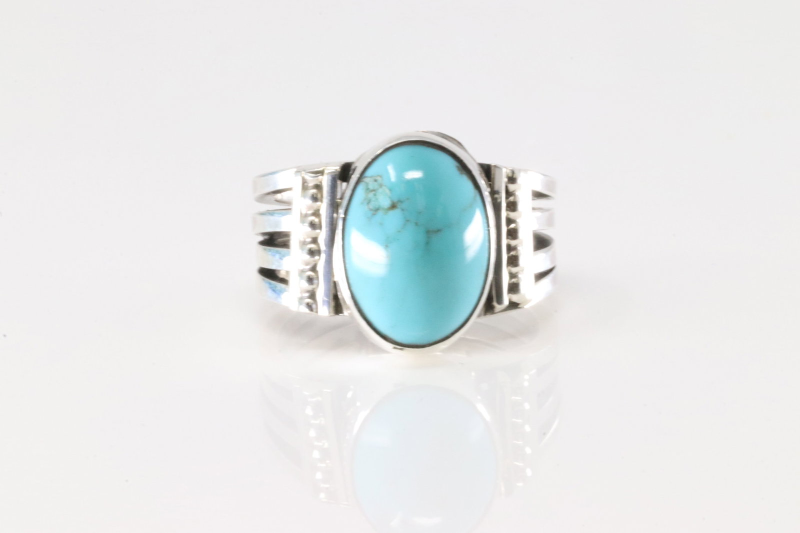 Native America Navajo Sterling Silver Turquoise Ring By Thomas Yazzie.: This is a Native America Navajo Sterling Silver Turquoise Ring By Thomas Yazzie. Ring size: 6.50.