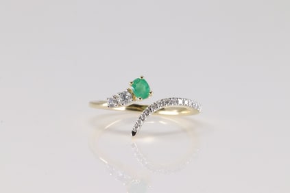 Emerald & Diamond Ring 14kt.