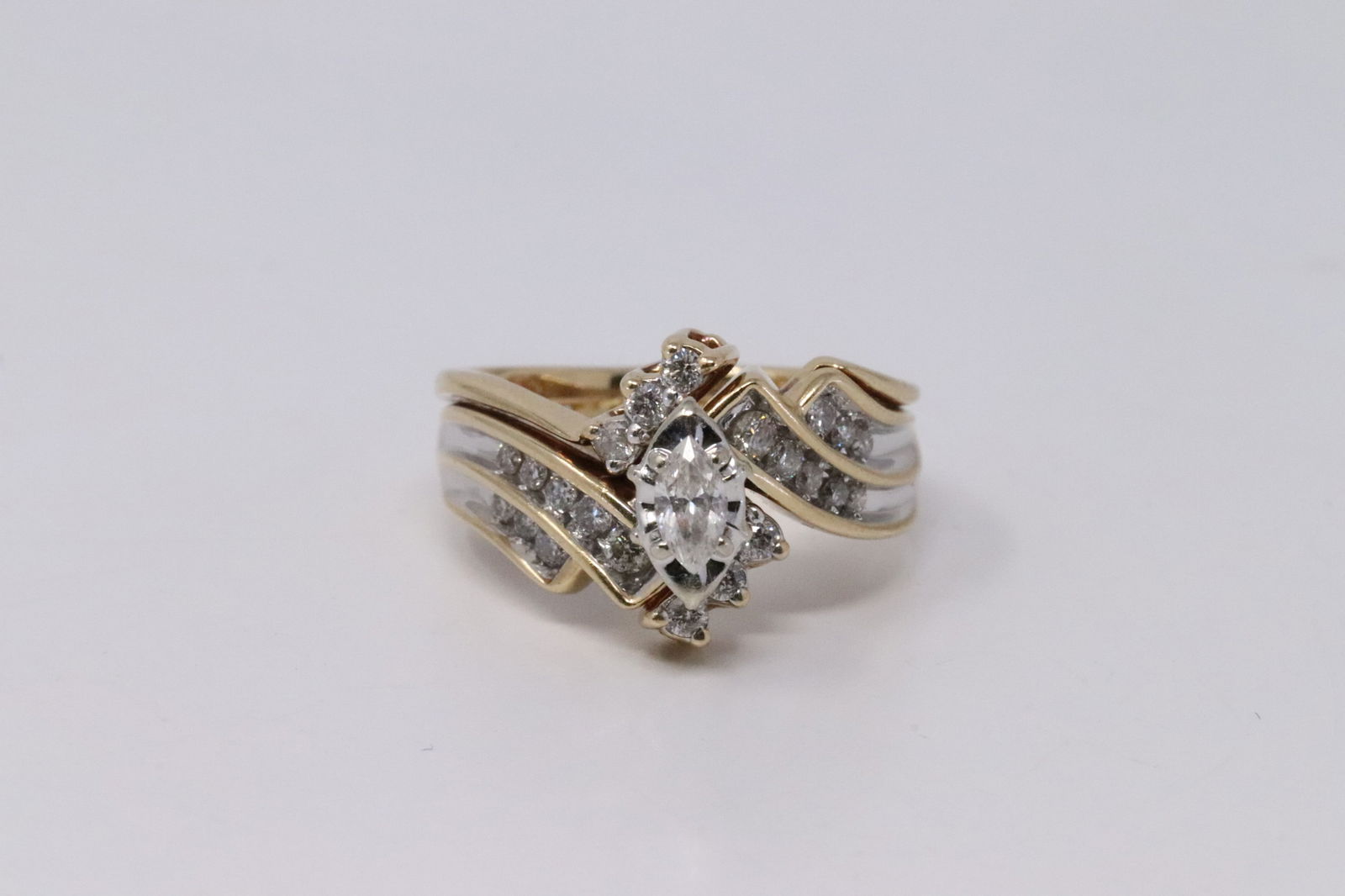 14Kt Yellow Gold Diamond Ring. (1 of 4)