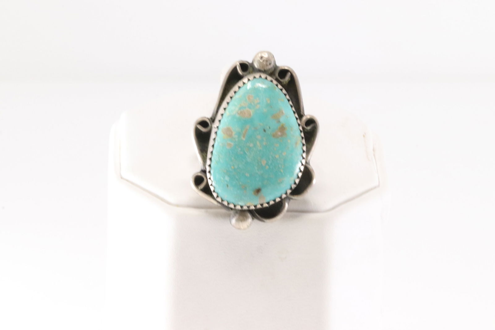 Native America Navajo Sterling Silver Kingman Turquoise Ring By M.J.