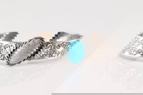 Native America Navajo Sterling Silver Kingman Turquoise Bracelet Cuff By Sunshine Reeves.: This is a Native America Navajo Sterling Silver Kingman Turquoise Bracelet Cuff By Sunshine Reeves.