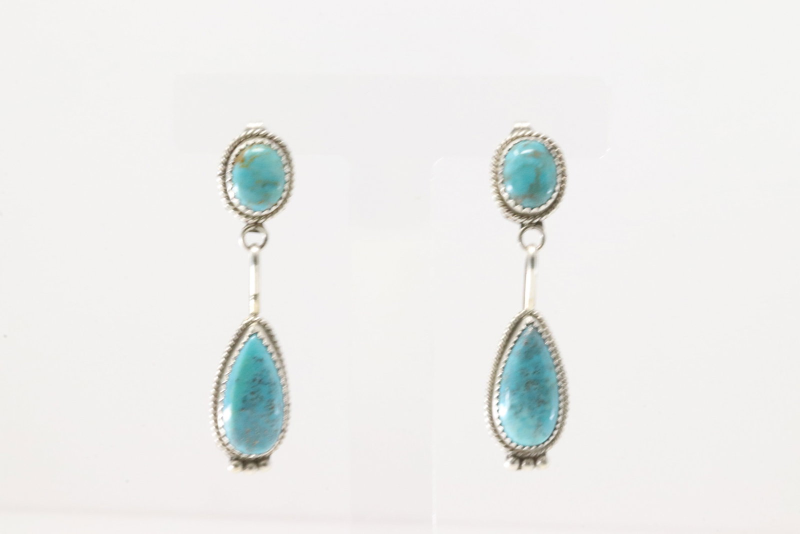 Native America Navajo Sterling Silver Kingman Turquoise Post / Dangling Earring's By Theresa Smith.: This is a Native America Navajo Sterling Silver Kingman Turquoise Post / Dangling Earring's By Theresa Smith.