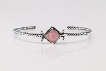Native America Navajo Sterling Silver Pink Conch Shell Bracelet Cuff By Mike Smith.