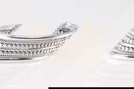 Native America Navajo Sterling Silver Solid Bracelet Cuff By Elaine Tahe.: This is a Native America Navajo Sterling Silver Solid Bracelet Cuff By Elaine Tahe.