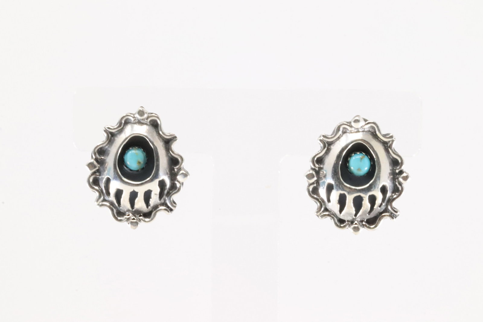 Native America Navajo Sterling Silver Bear Paw Turquoise Post Earring's By Annie Spencer.: This is a Native America Navajo Sterling Silver Bear Paw Turquoise Post Earring's By Annie Spencer.