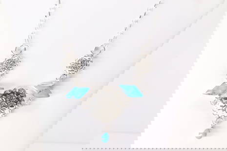 Native America Navajo Sterling Silver Turquoise Necklace By Gwendolyn Burnside.: This is a Native America Navajo Sterling Silver Turquoise Necklace By Gwendolyn Burnside. Necklace length: 20.00"