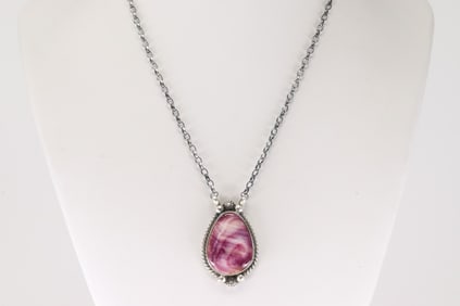 Native America Navajo Sterling Silver Purple Spiny Osyter Neckalce By Irene Kee.