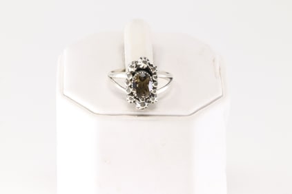 Native America Navajo Sterling Silver Quartz Stone Ring.