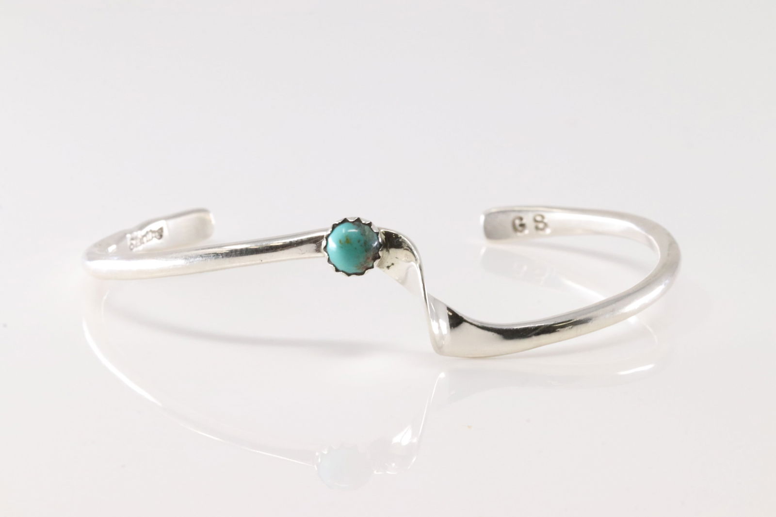 Native America Navajo Sterling Silver Turquoise Bracelet Cuff By Yolanda Skeets.: This is a Native America Navajo Sterling Silver Turquoise Bracelet Cuff By Yolanda Skeets.