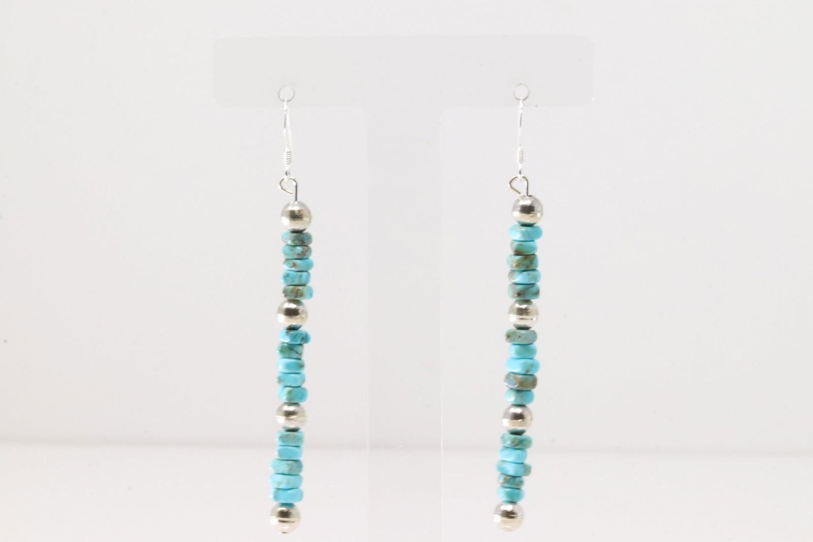 Native America Navajo Sterling Silver Turquoise & Beaded Dangling Earring's.: This is a Native America Navajo Sterling Silver Turquoise & Beaded Dangling Earring's.