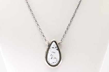 Native America Navajo Sterling Silver White Buffalo Necklace By Alfred Martinez.