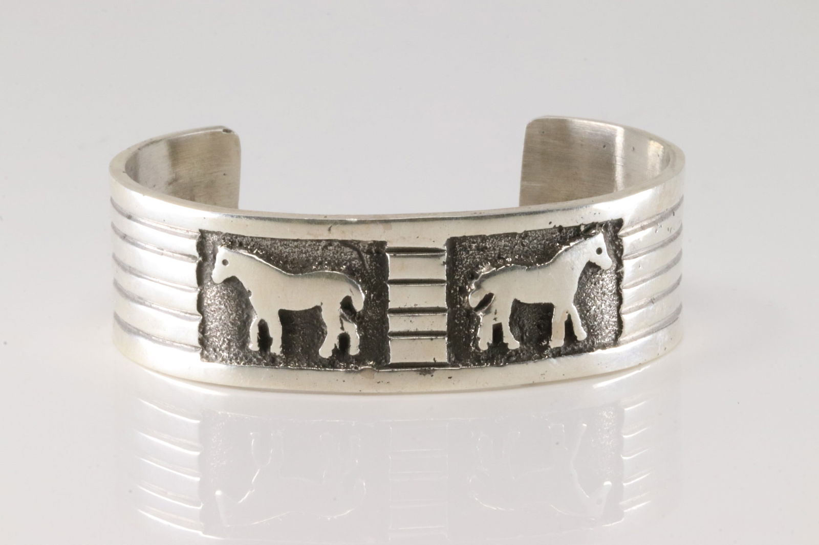Native America Navajo Sterling Silver Solid Horses Bracelet Cuff By Emerson Kinsel. (1 of 4)