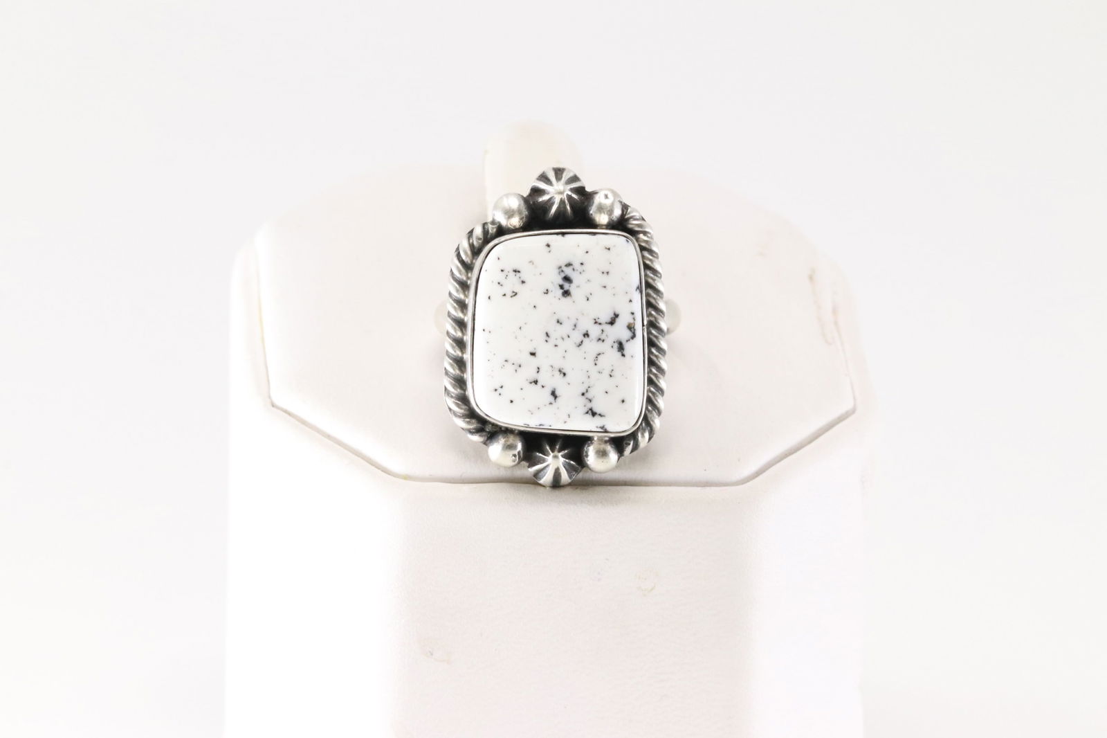 Native America Navajo Sterling Silver White Buffalo Ring By Donovan Skeets. (1 of 4)