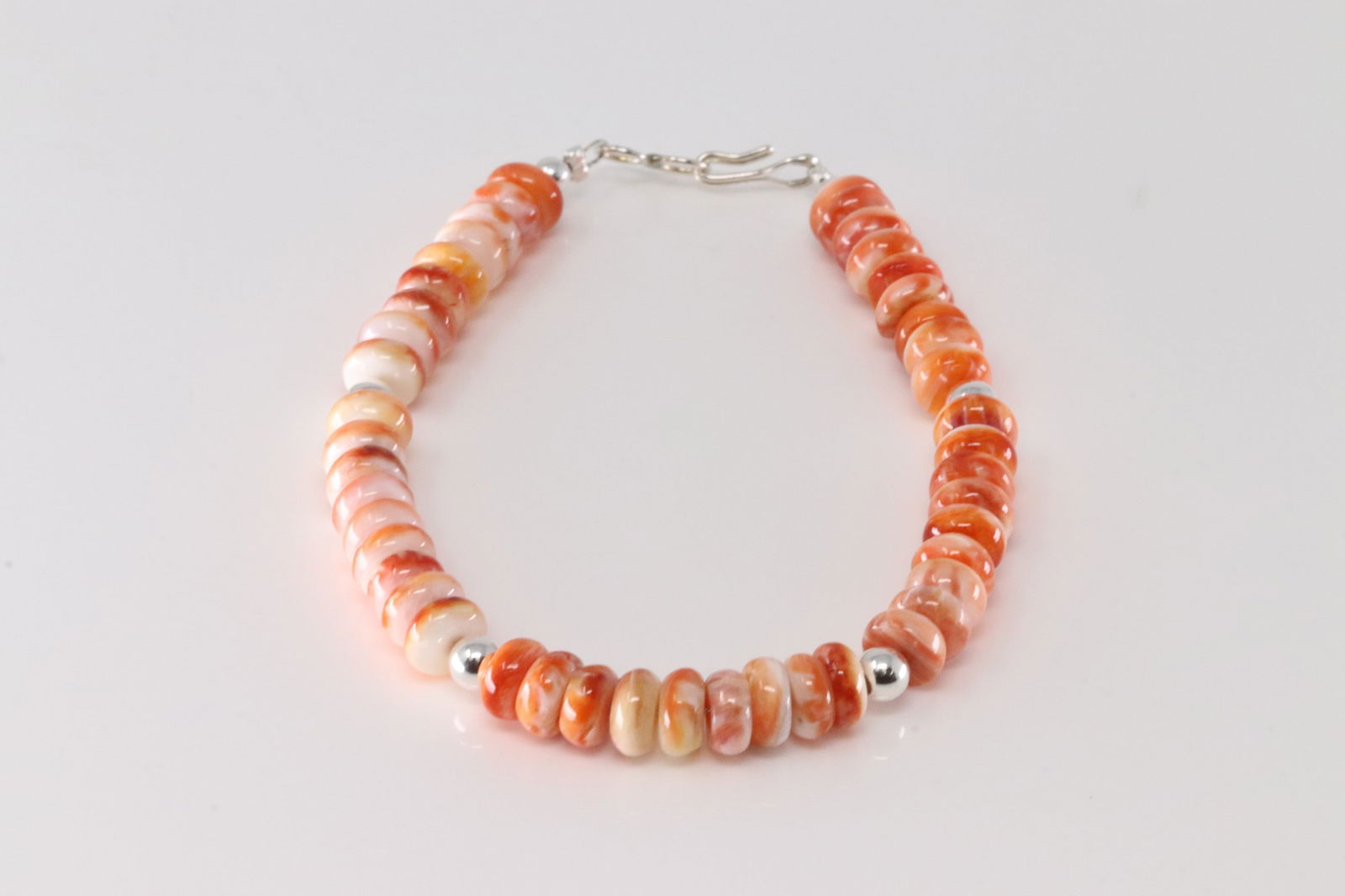 Native America Navajo Sterling Silver Spiny Oyster Bracelet Link.: This is a Native America Navajo Sterling Silver Spiny Oyster Bracelet Link. Bracelet length: 7.00"